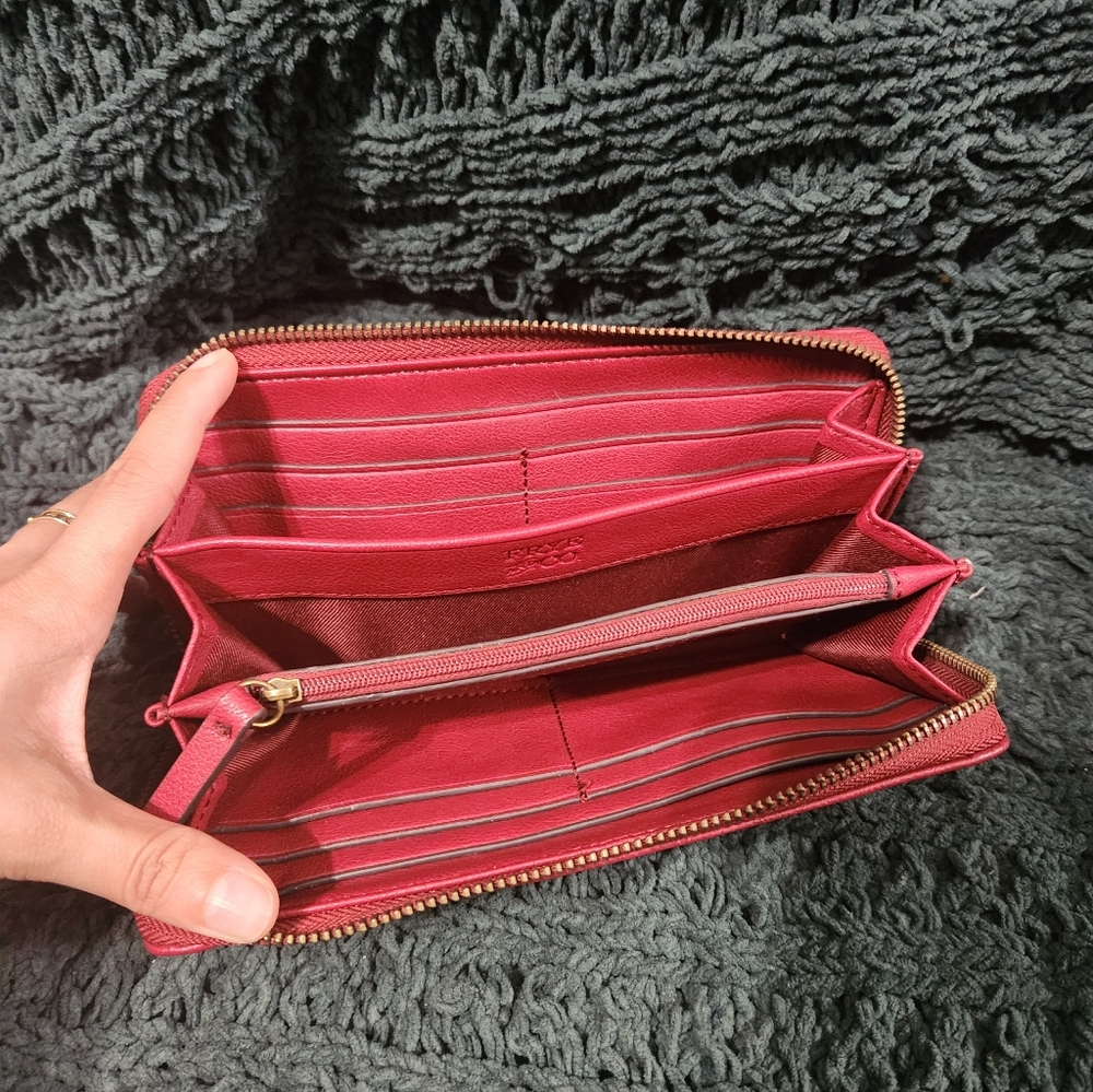 Frye And Co. Red Zip Around Wallet - Picture 7 of 13